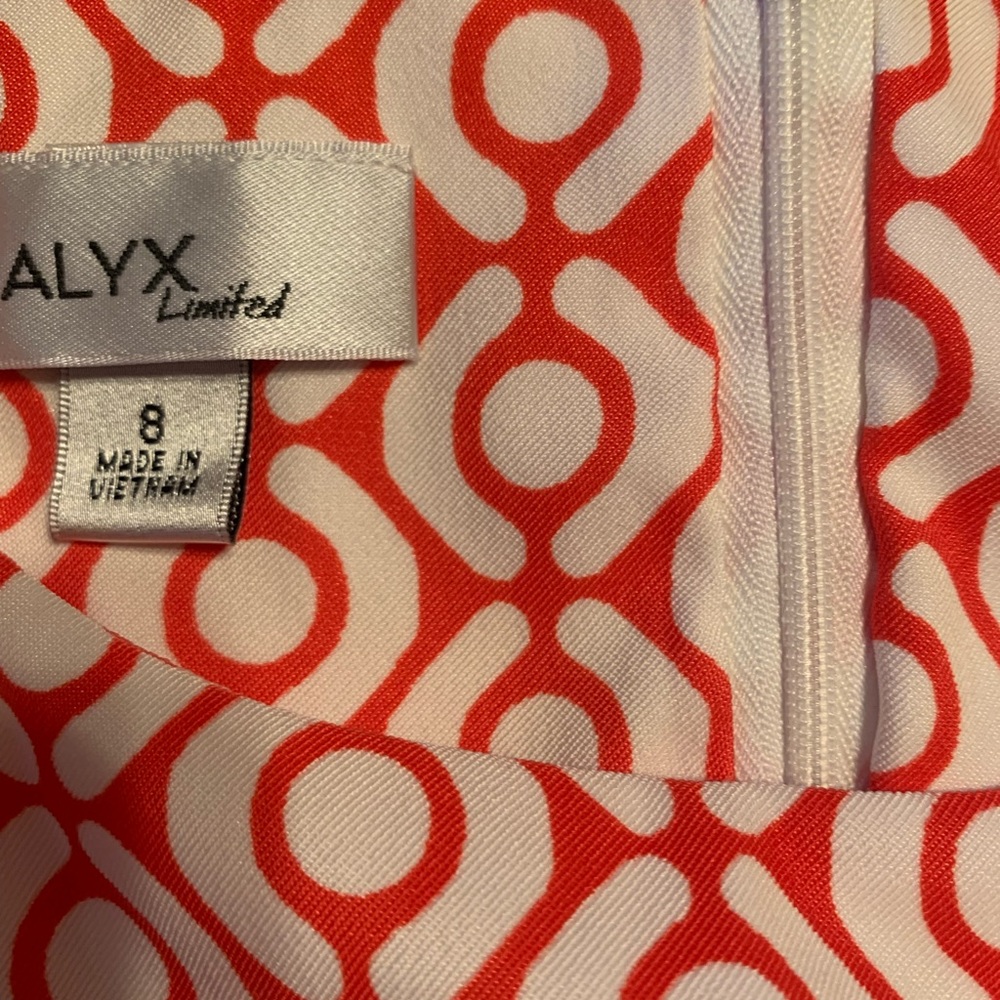 Patterned Dress - Picture 2 of 3